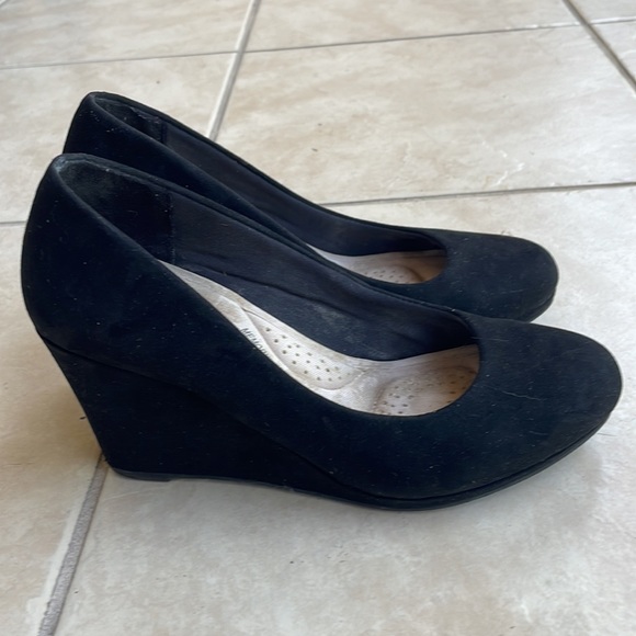 Black shoes - Picture 2 of 3